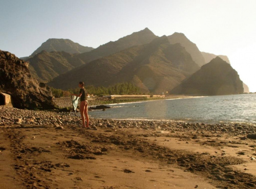 Playa, chica i Montana del Cedro.