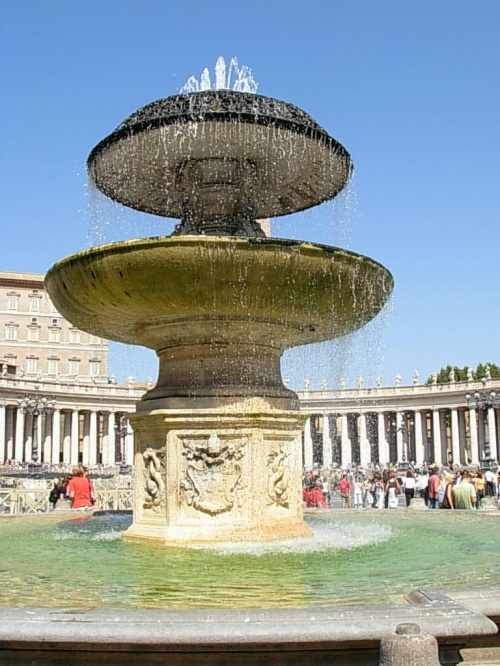 Watykan - fontanna