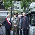 Pamiątkowe zdjęcie Zarządu ZBŻZ i ORWP z Żaganai z D-cą 34 BKPanc gen. bryg. Andrezjem Sobierajem #Militaria #Imprezy