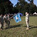 D-ca dywizji oddaje honor sztandarowi misyjnemu #Militaria #Imprezy #Plenerowe