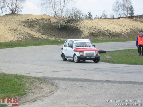 Zorganizowany przez TRS Racing wyścig na torze kartingowym Wyrazów pod Częstochową