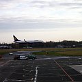 Samolot Boeing 737-800 lini lotniczych Ryanair ląduje na pasie 25 #Boeing #Ryanair #EPLL #LCJ #Lublinek #Lądowanie