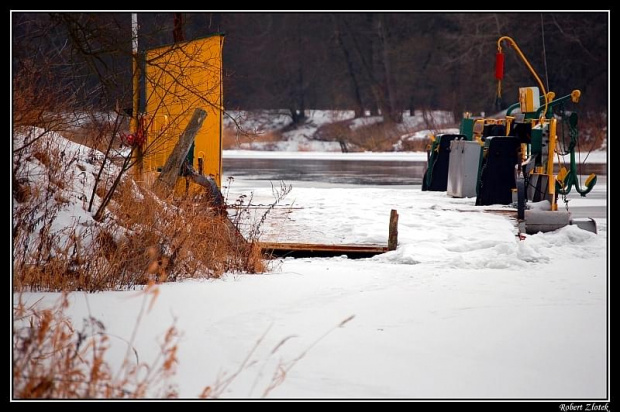 Wspomnienie zimy - odsłona 1 #zima #śnieg #rzeka #Warta #prom