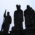 Figury na Moście Karola. Rzeźby na moście ze względu na znaczne zniszczenia spowodowane przez warunki atmosferyczne zostały zastapione w połowie XIX wieku przez kopie wykonane w warsztacie braci Maxů lub znacznie później przez współczesne kopie.