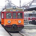EN571695 przyjechał z Częstochowy a obok stoi EN57-1001 do Opola #kolej #PKP