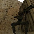 Dziewczyna grająca Counter Strike i zajadające czereśnie