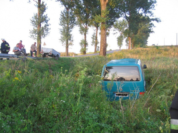 Kolizja drogowa Czułówek droga Wojewódzka 780 - Siły i środki: SLRt BA1/01 OSP Czułówek SLRt VW OSP RYBNA Działania: Zabezpieczenie miejsca akcji, Pezekazanie miejsca akcji Policji