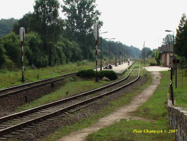 Gołubie Kaszubskie - widok w stronę Kościerzyny. Za chwilę wjedzie tu Costerina: http://video.google.pl/videoplay?docid=-3373431850651618621 #PKP #kolej #Kaszuby #GołubieKaszubskie #lato