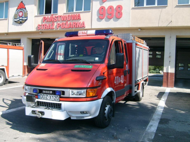 411[D]40 SLRt Iveco Daily - Lekki pojazd ratownictwa technicznego, należący do Jednostki Ratowniczo Gaśniczej w Dzierżoniowie. #StrażPożarnaIvecoSLRtDzierżoniów
