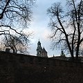 Katedra na Wawelu za murami