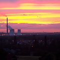 Pierwszy wrześniowy i kolorowy zachód słońca w Jaworznie. Tu Elektrownia 3. #krajobraz #kominy #zachód #jaworzno