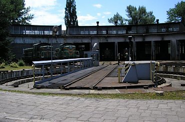 #lokomotywa #spalinowóz #stacja #lokomotywownia #kolej #kolejnictwo