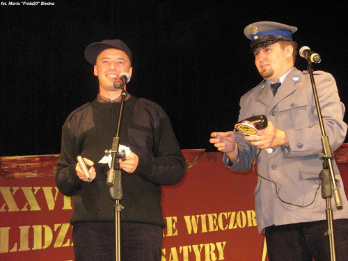 Policjanci - Stoi #KMP #KabaretMłodychPanów #LWHiS