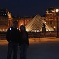 Luwr nocą - Paryż - wrzesień 2005 #Paris #Paryż #WieżaEiffla #Wersal #Luwr #SaintMalo #Chambord #Ambois #Chartres #Tours #PolaElizejskie #LeonadroDaVinci