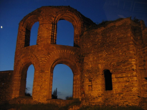 Trier (Trewir), rzymskie ruiny - 3 maja 2006 #Ren #Loreley #Trier #Koblencja #Mosela #Bruksela #Niemcy #Belgia