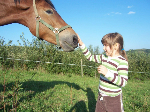 Kuzynka Ewusia z Wenus. #Dubiecko #konie #dzieci