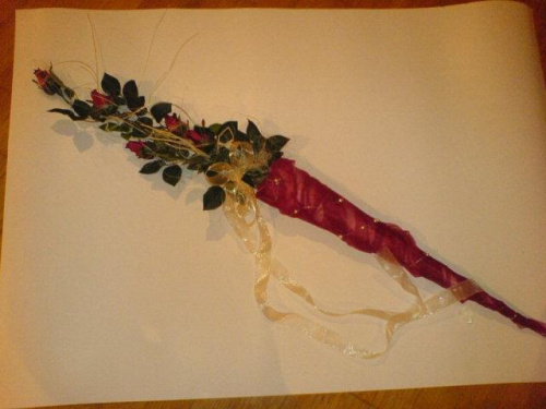 DEKORACJA SAMOCHODU/śLUB ze sztucznych kwiatów #śLUB #DEKORACJESAMOCHODU #KWIATY #SERCE