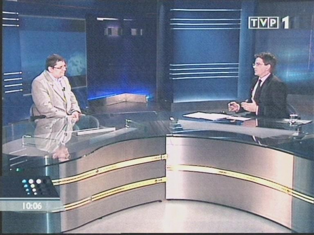 Specjalne wydanie "Wiadomości" TVP 7 stycznia 2007 roku - abp Stanisław Wielgus rezygnuje z urzędu metropolity warszawskiego, ingres zatrzymany. Prowadzi Marcin Leśkiewicz. www.TVPmaniak.pl