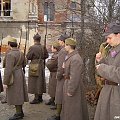 statyści - żołnierze radzieccy... #cerkiew #film #statyści #Wajda