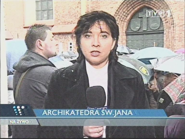 Specjalne wydanie "Wiadomości" TVP 7 stycznia 2007 roku - abp Stanisław Wielgus rezygnuje z urzędu metropolity warszawskiego, ingres zatrzymany. Prowadzi Marcin Leśkiewicz. www.TVPmaniak.pl